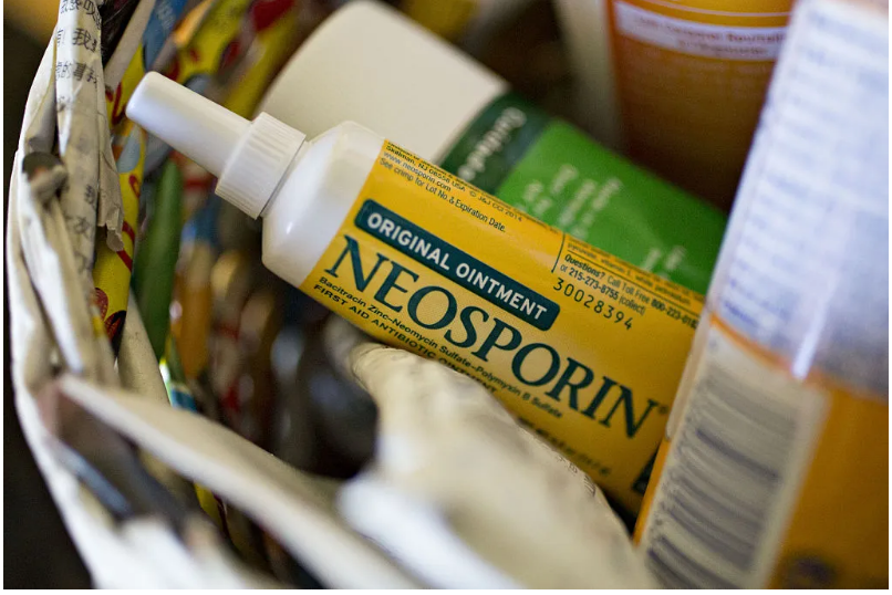 在鼻腔中涂抹孚诺软膏（Neosporin）真的可以帮助预防病毒感染吗？